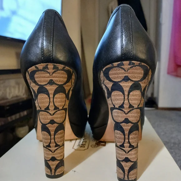 Authentic Coach Breana Open-Toe Pumps - Picture 3 of 6